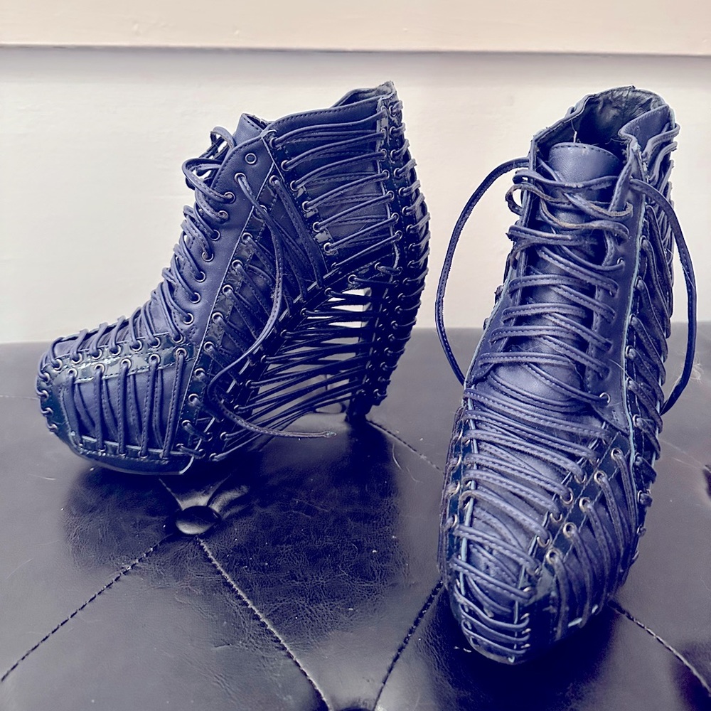 Akira dark blue strap heels